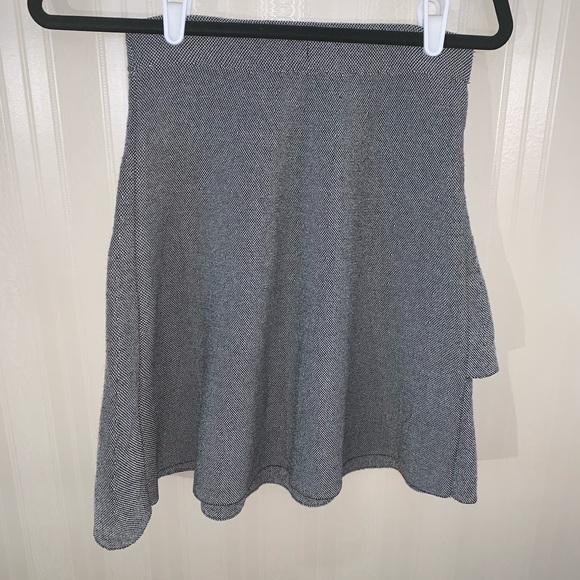 Zara basic thread skirt size XS‎ - Picture 3 of 6